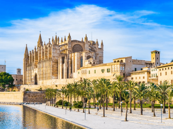 Dovolená ve Španělsku: Palma de Mallorca je jednou z perel Baleárských ostrovů