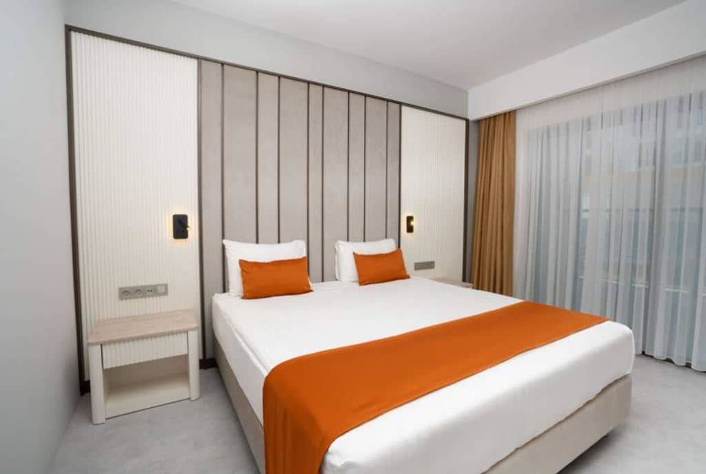 rooms-coral-family-room