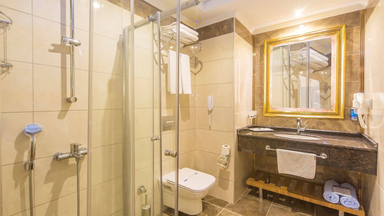 rooms-standard-room