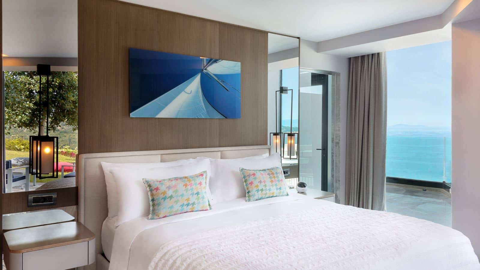 rooms-deluxe-room-sea-view-with-sofa