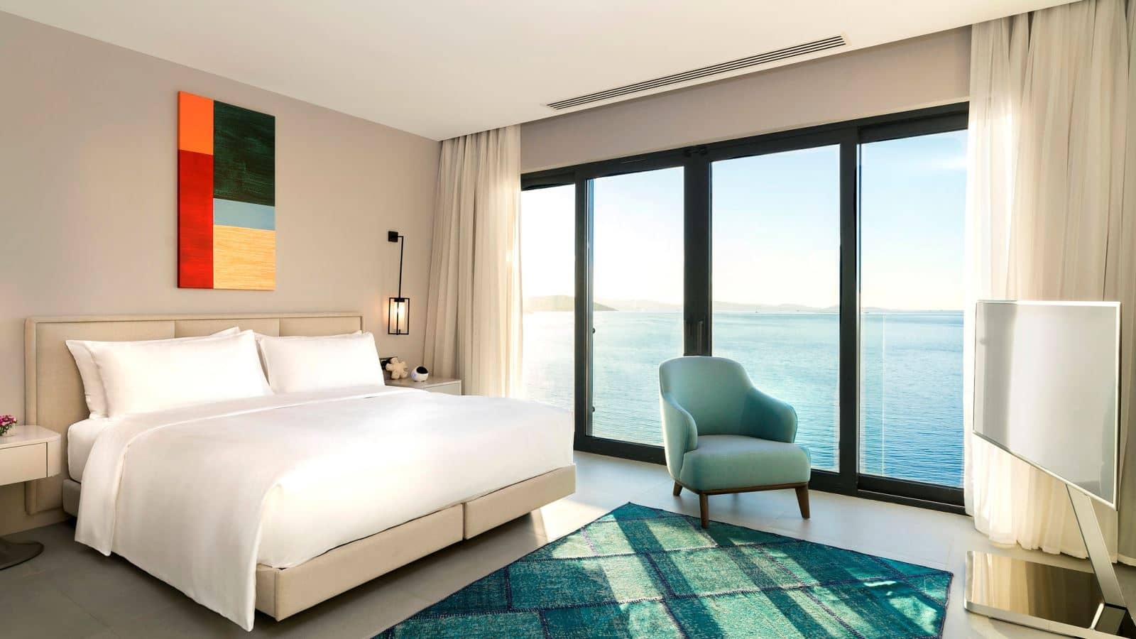 rooms-deluxe-room-sea-view-with-sofa