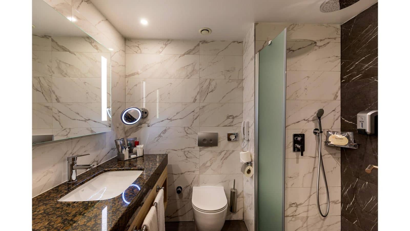 rooms-deluxe-superior-room