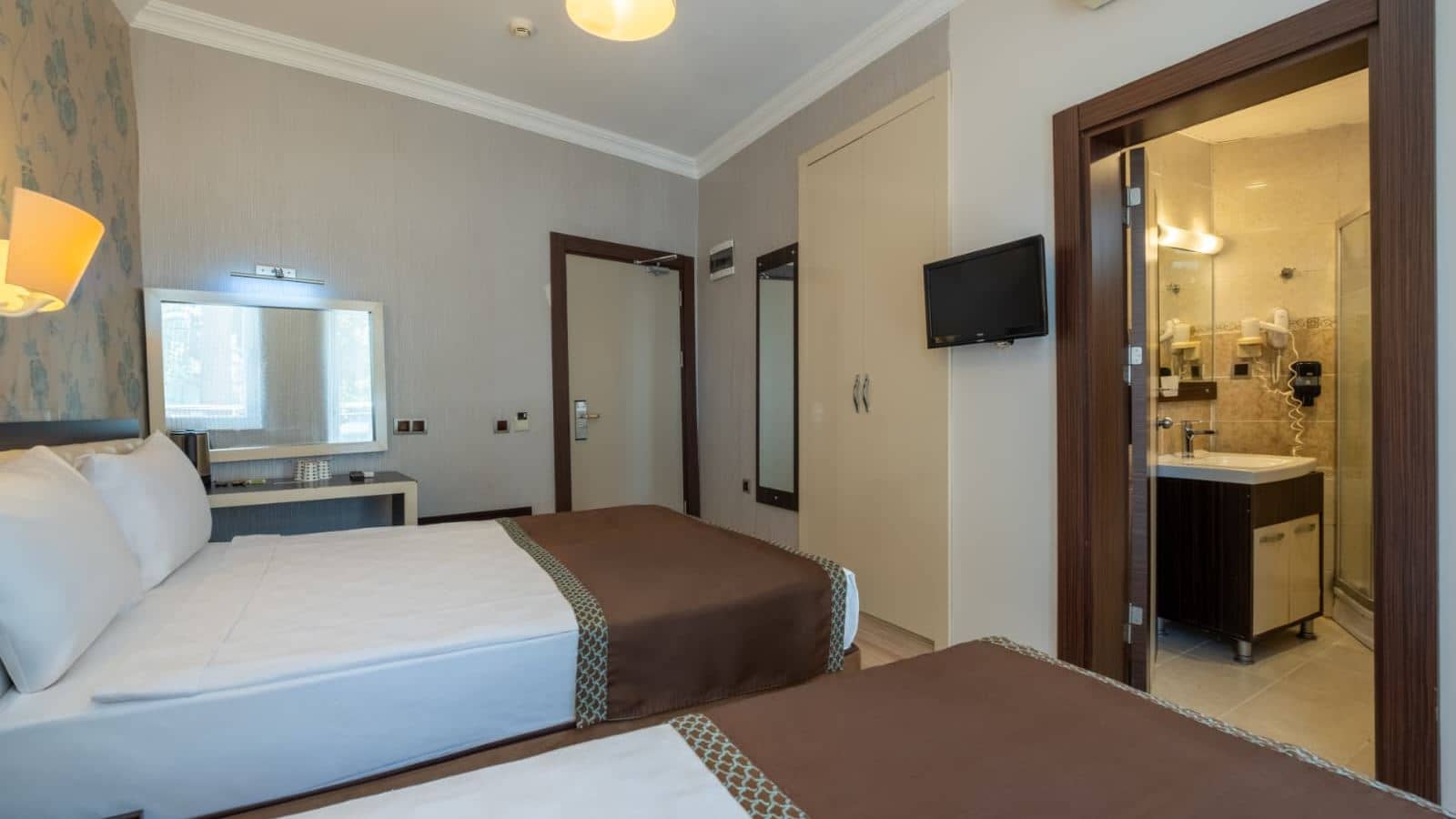 rooms-standard-room