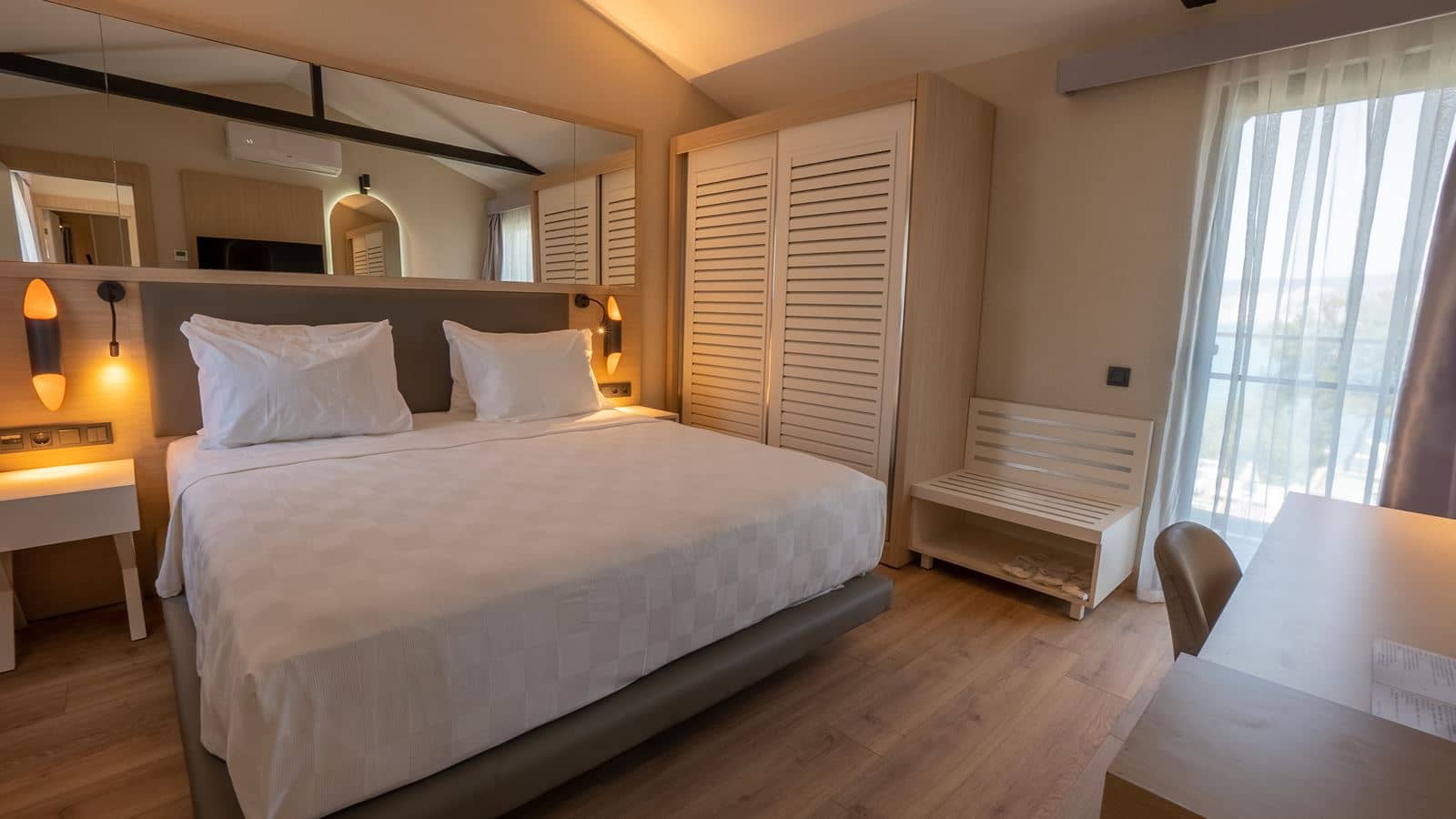 rooms-family-room-connection