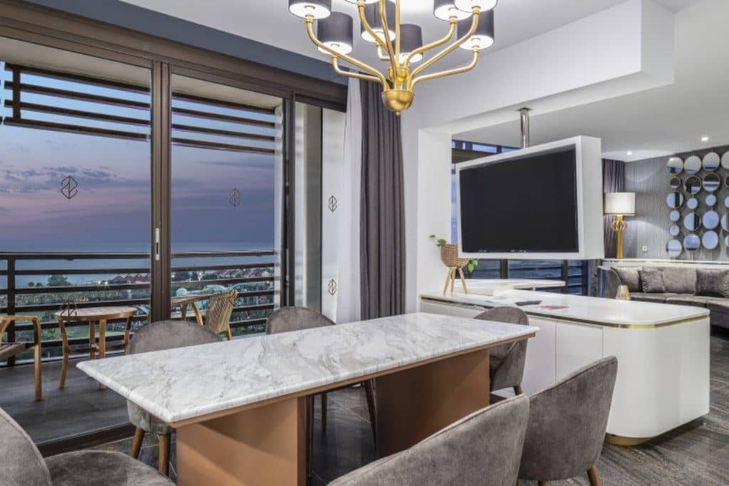 rooms-king-suite
