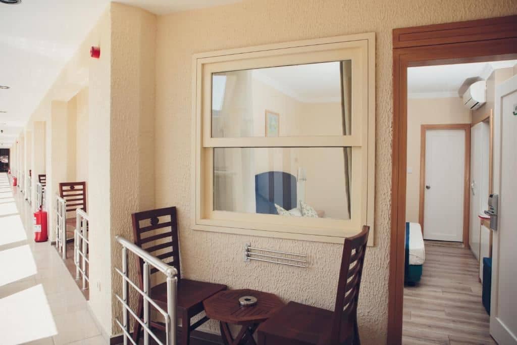 rooms-economy-room