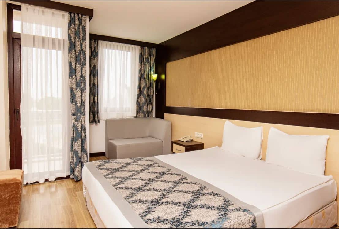 rooms-pool-view-room