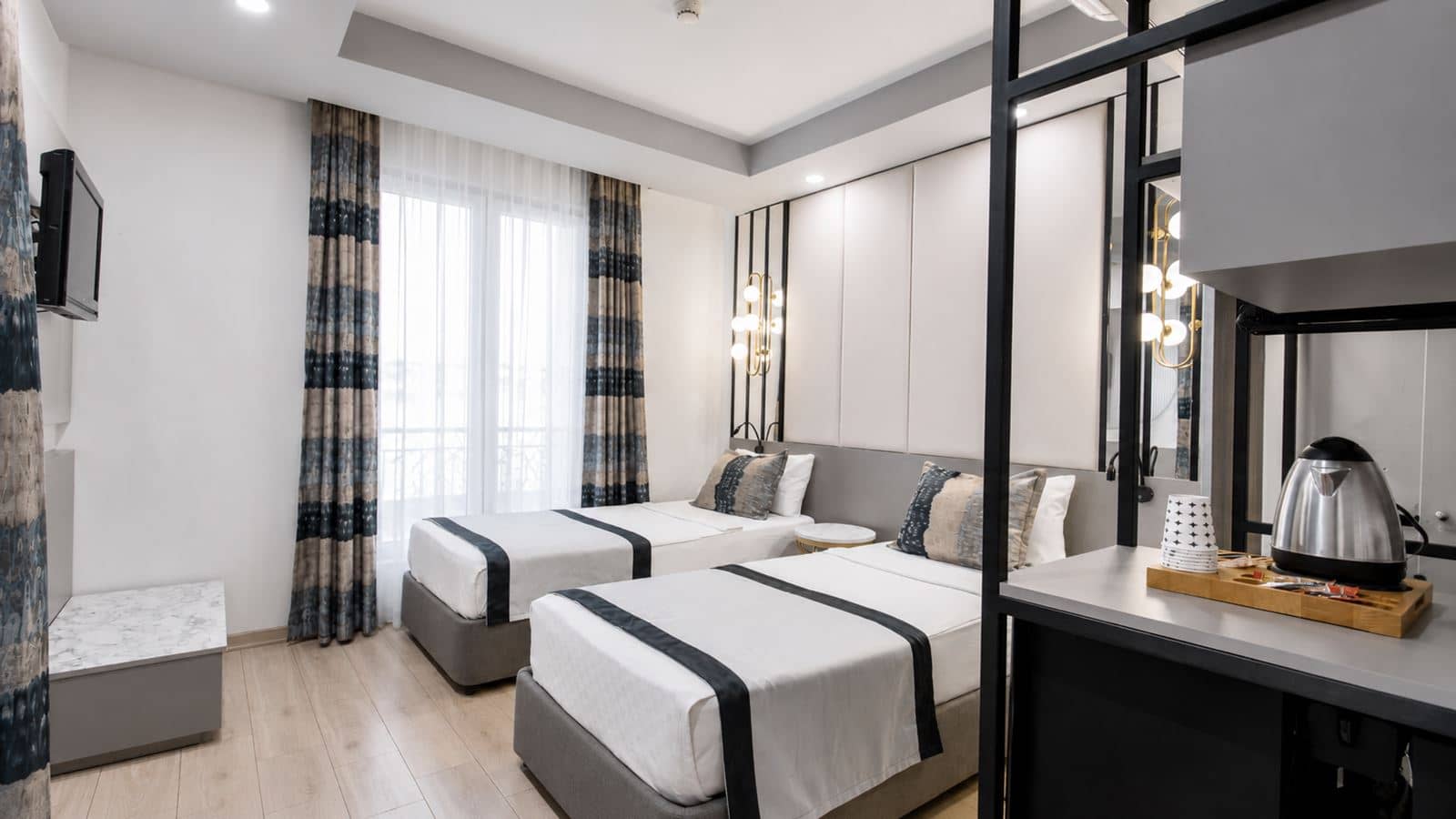 rooms-family-room-a