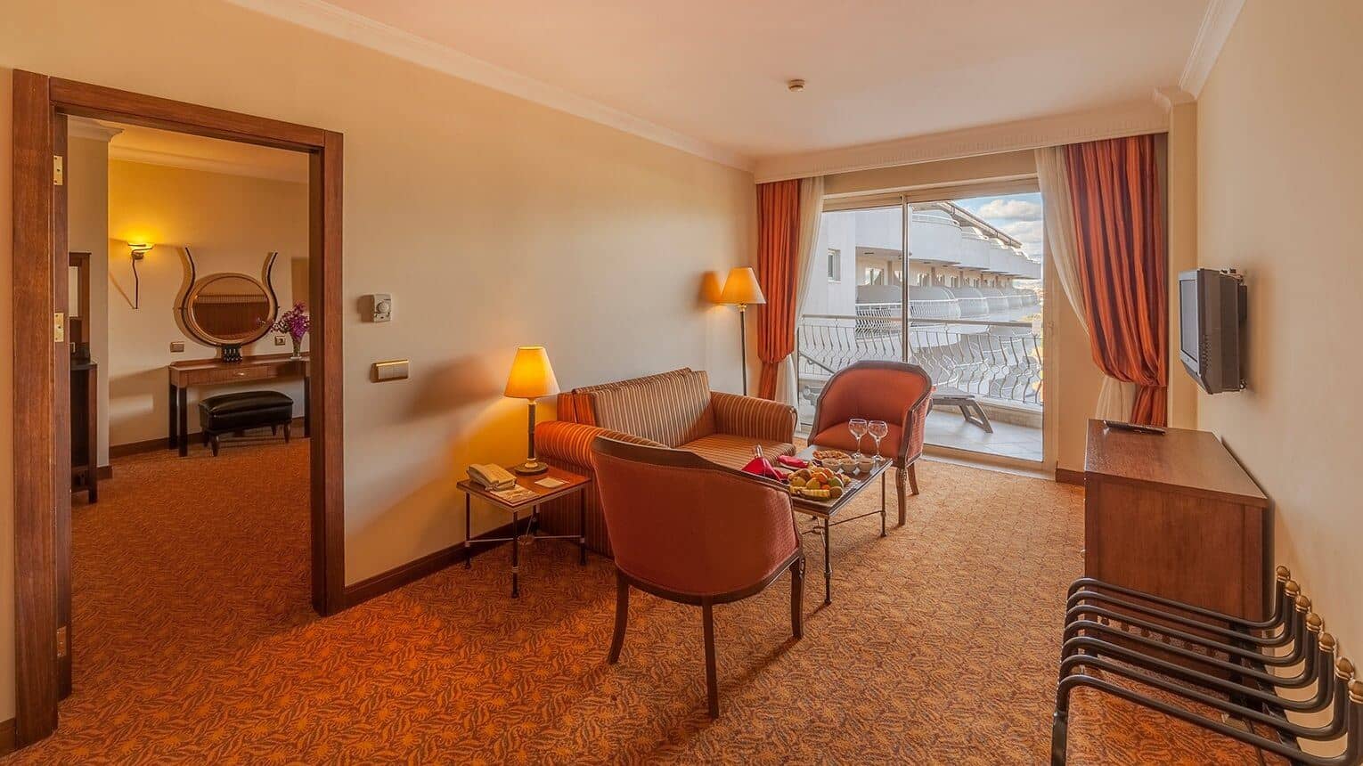 rooms-deluxe-suite