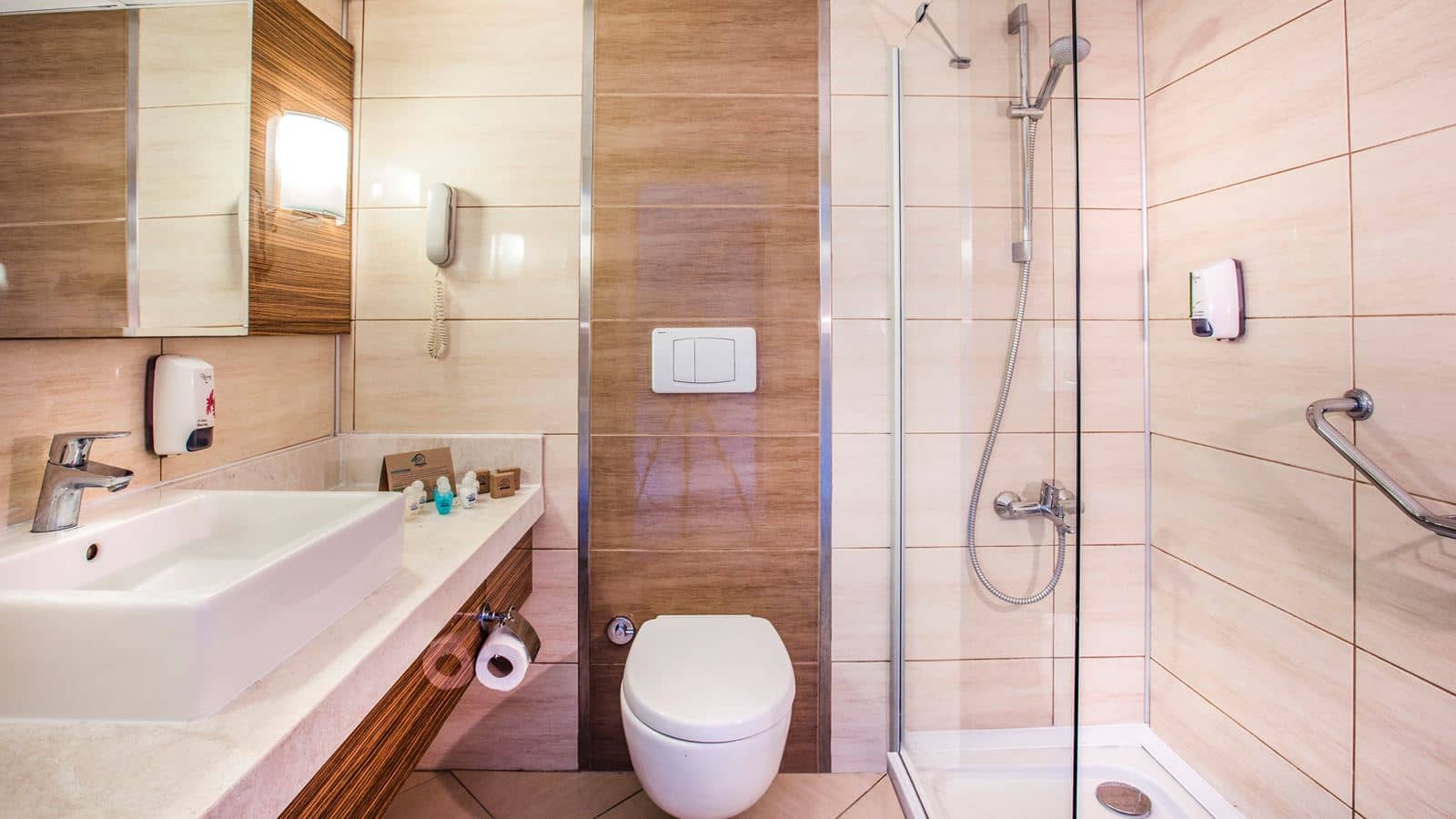 rooms-standard-room
