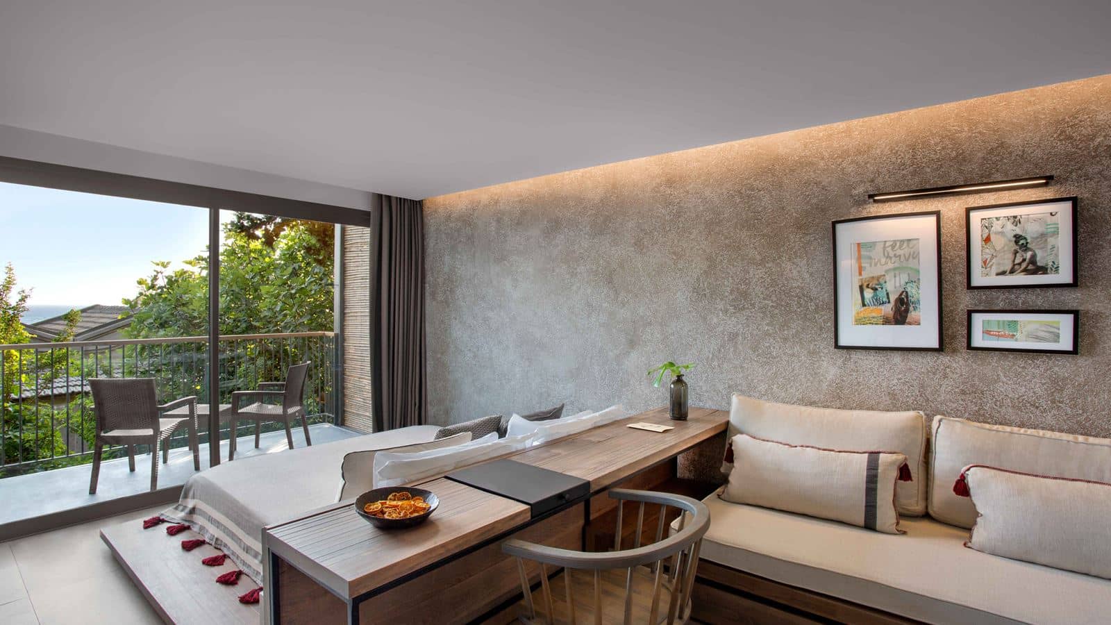 rooms-premium-family-connection-garden-view