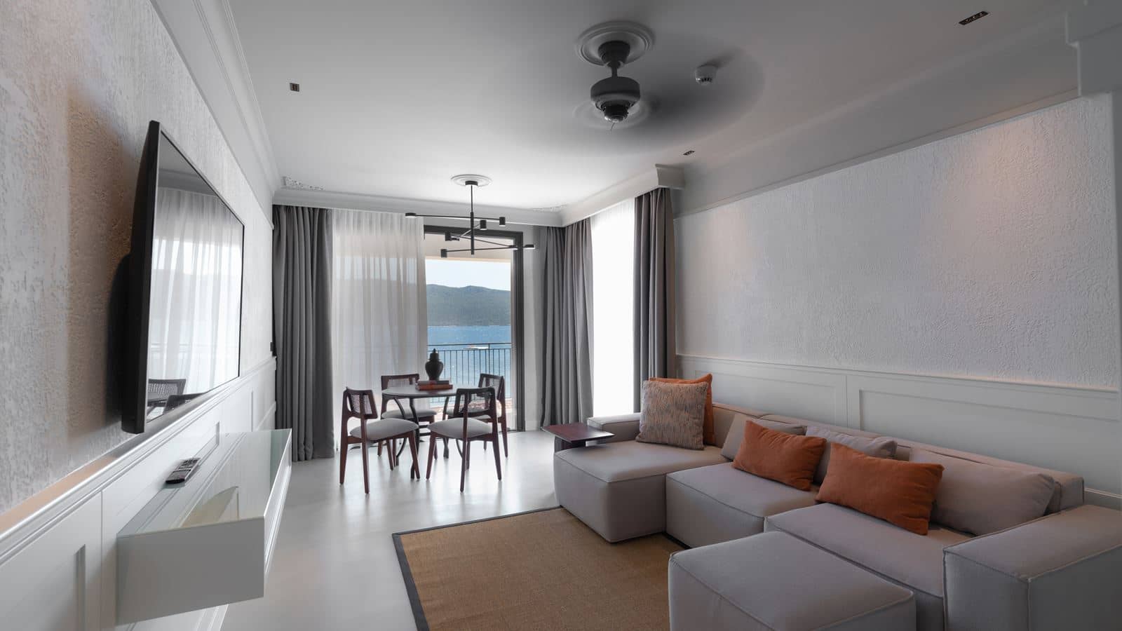 rooms-pool-suite