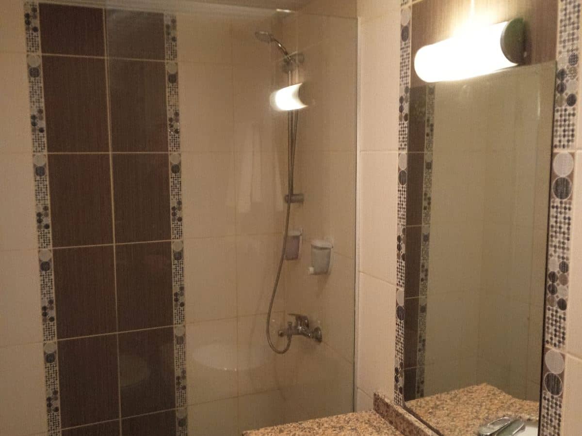 rooms-coral-room