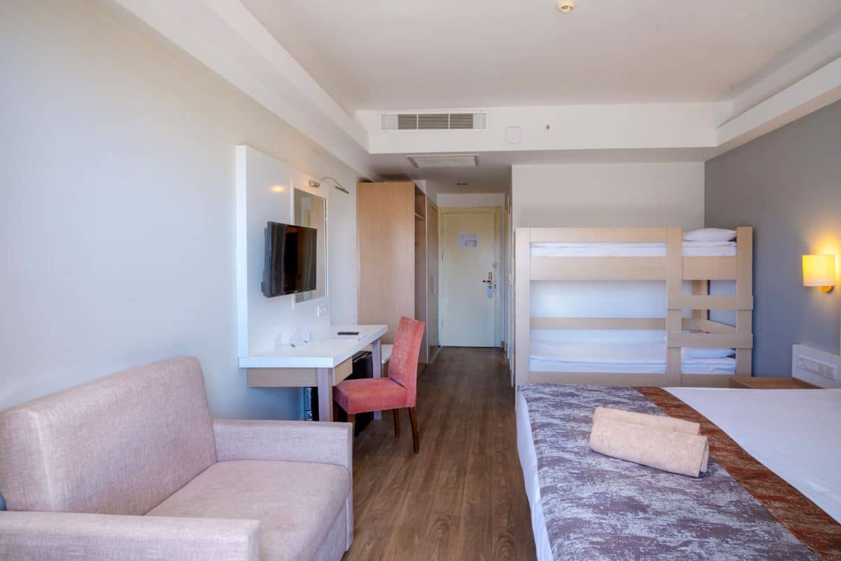 rooms-family-room