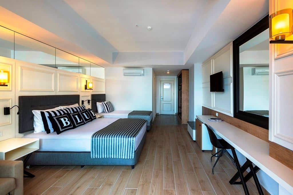 rooms-blue-standard-room