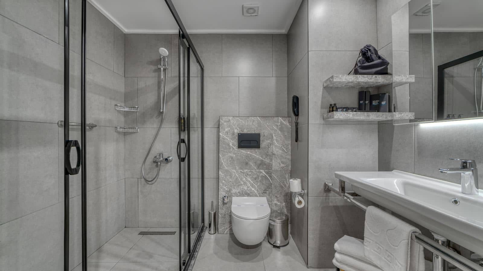 rooms-standard-room-land-view