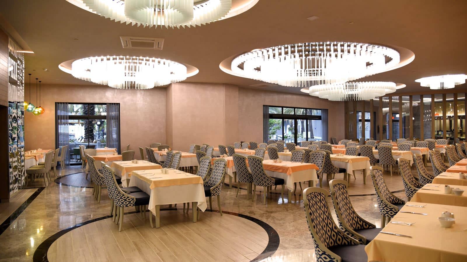 restaurants-royal-main-restaurant
