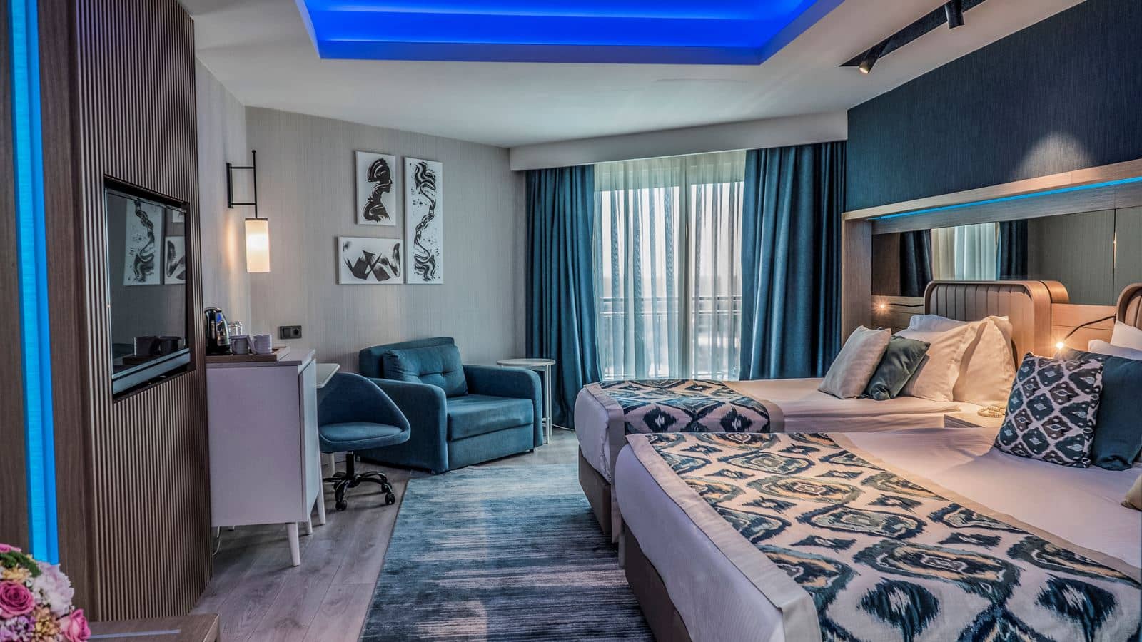 rooms-superior-standard-room-side-sea-view-with-balcony