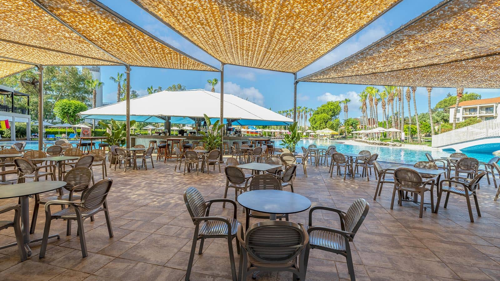 bars-blue-pool-bar