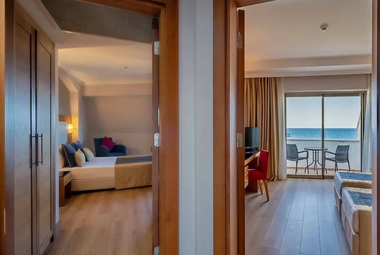 rooms-family-room