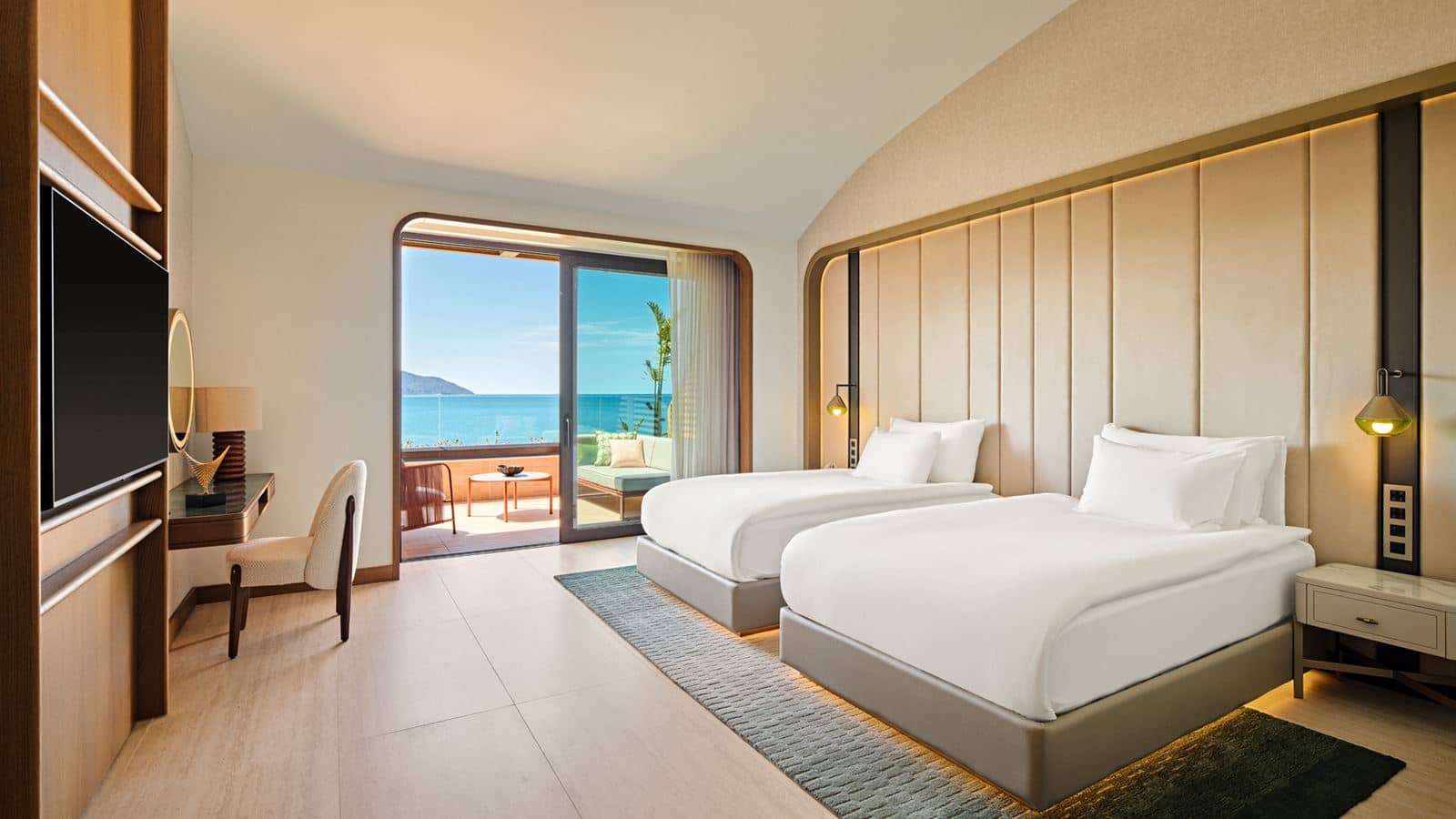 rooms-terrace-family-suite-sea-front