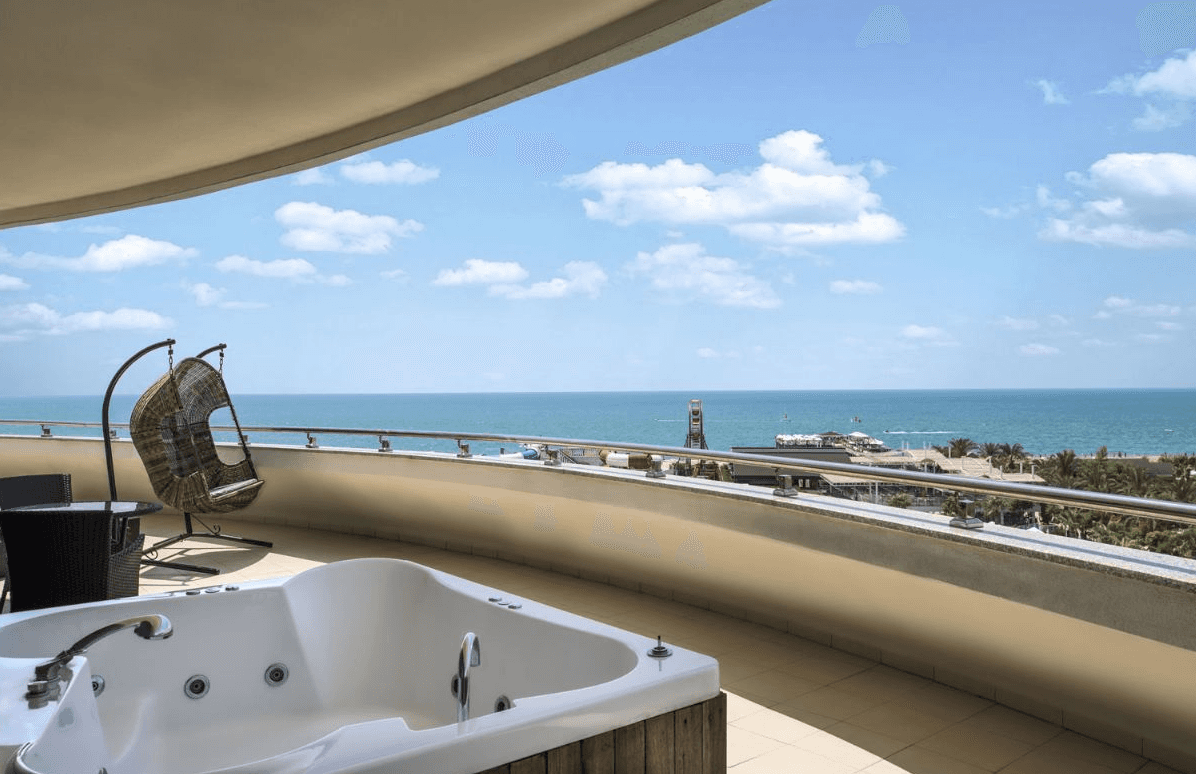 rooms-deluxe-family-room