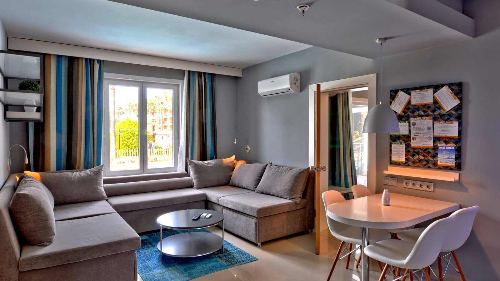 rooms-family-swim-up-room