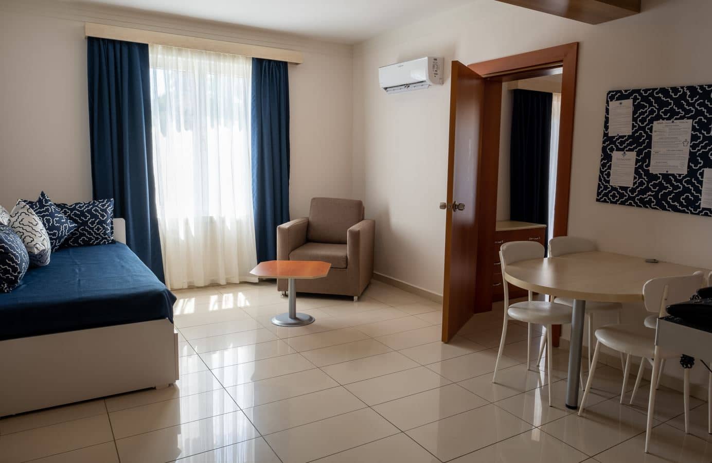 rooms-family-room