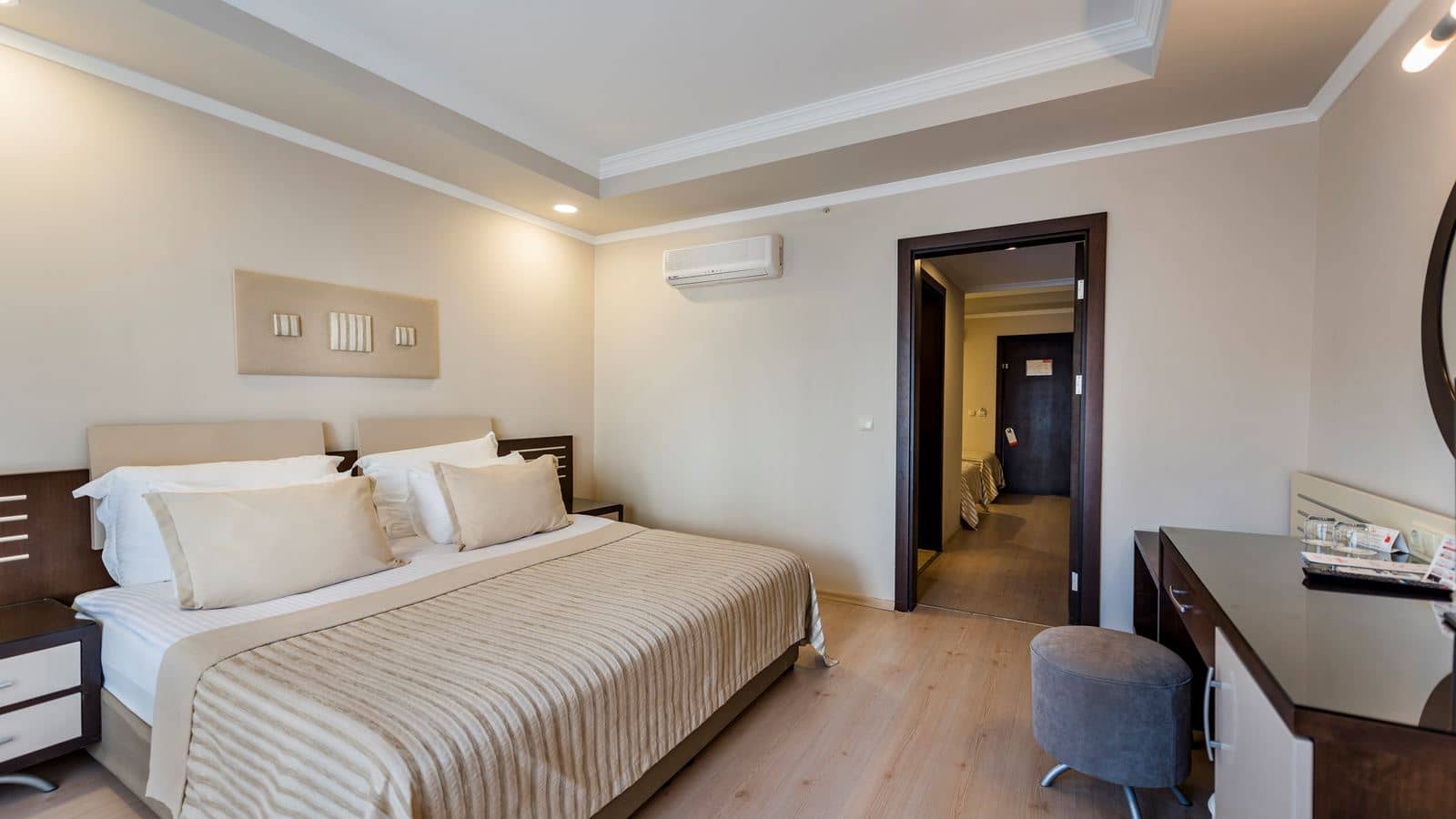 rooms-family-room
