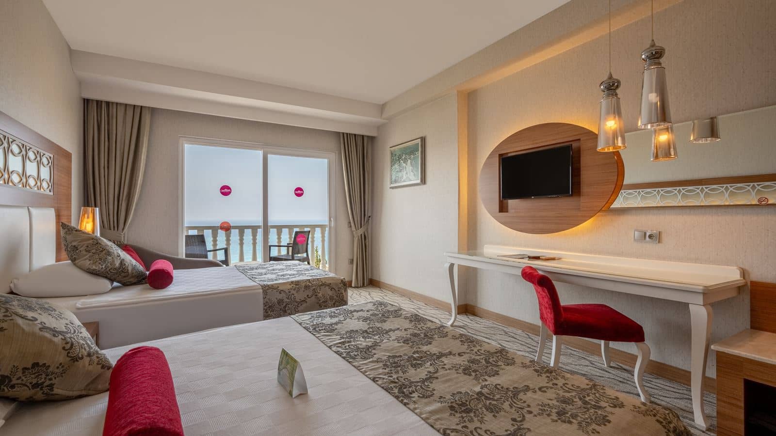 rooms-coral-room