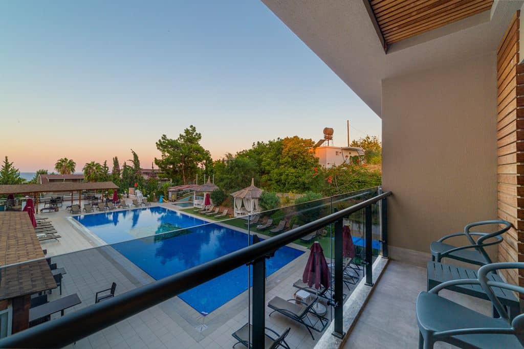 rooms-theodora-building-standard-room