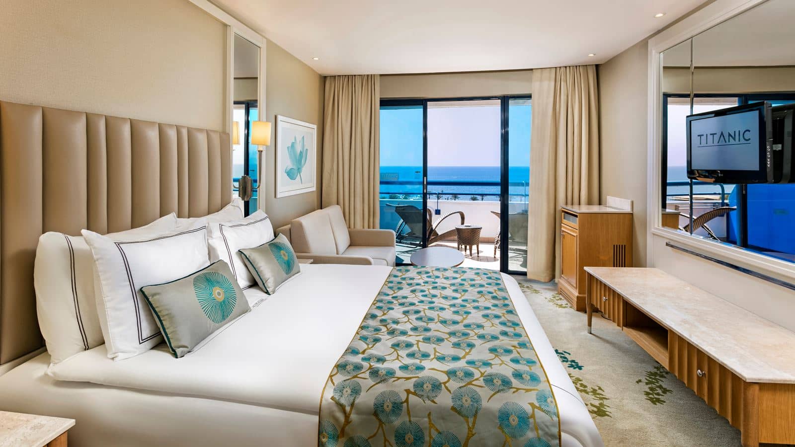 rooms-colonel-suite-main-building-sea-view