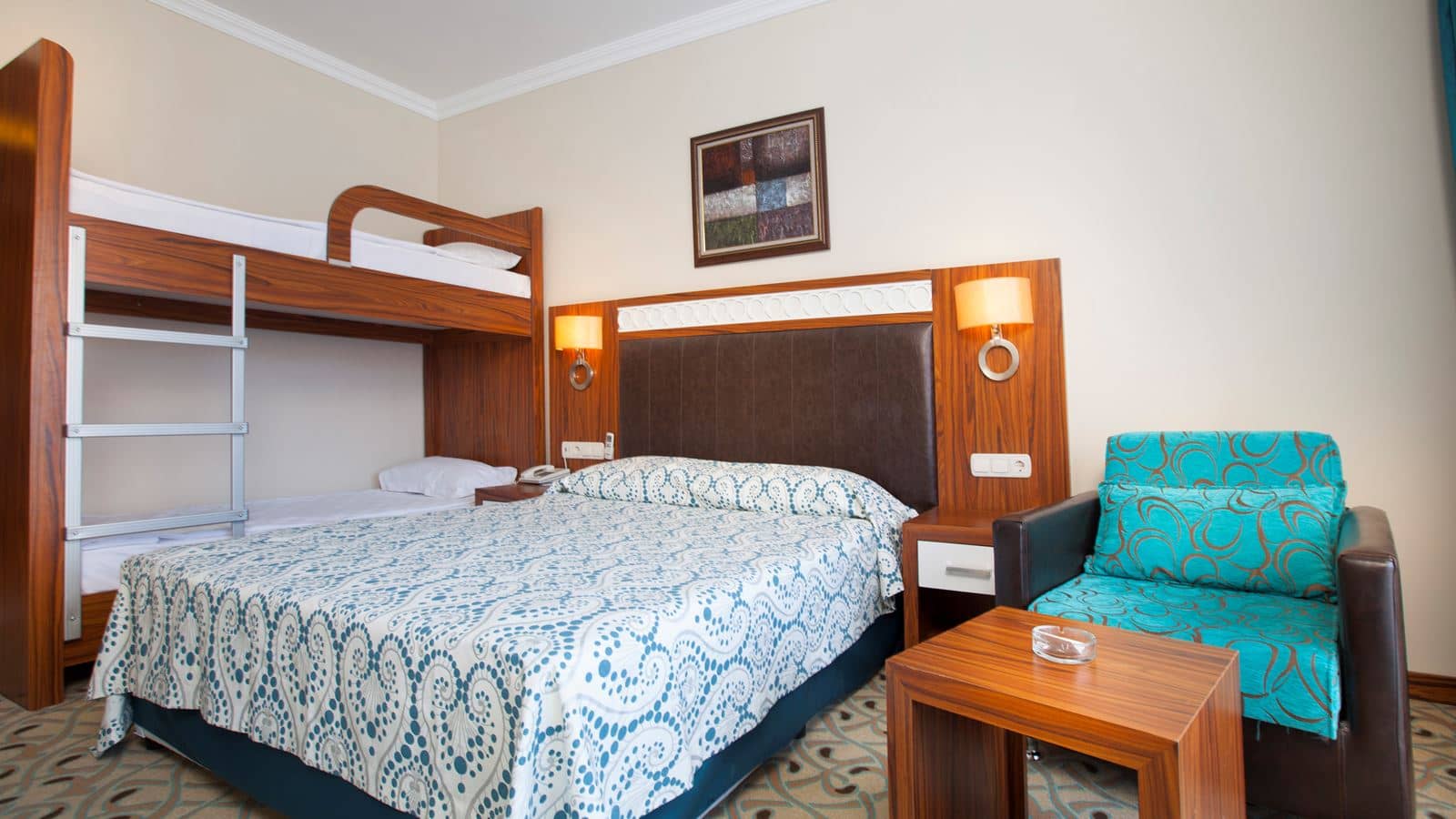 rooms-family-bunked-room