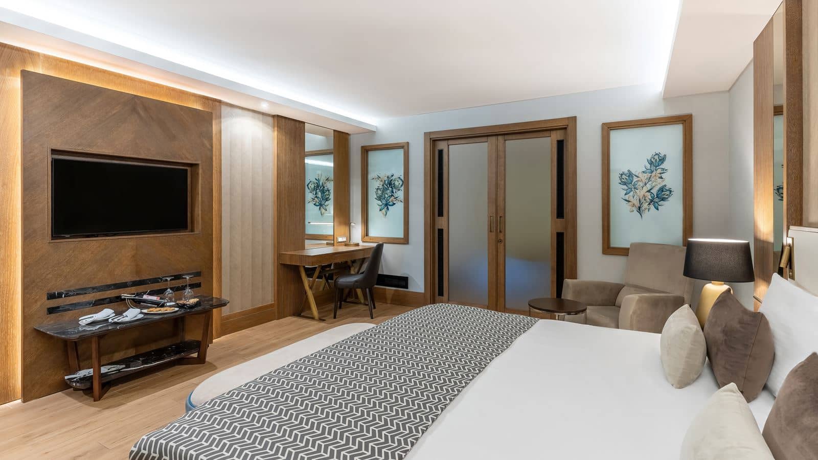 rooms-deluxe-superior-land-view