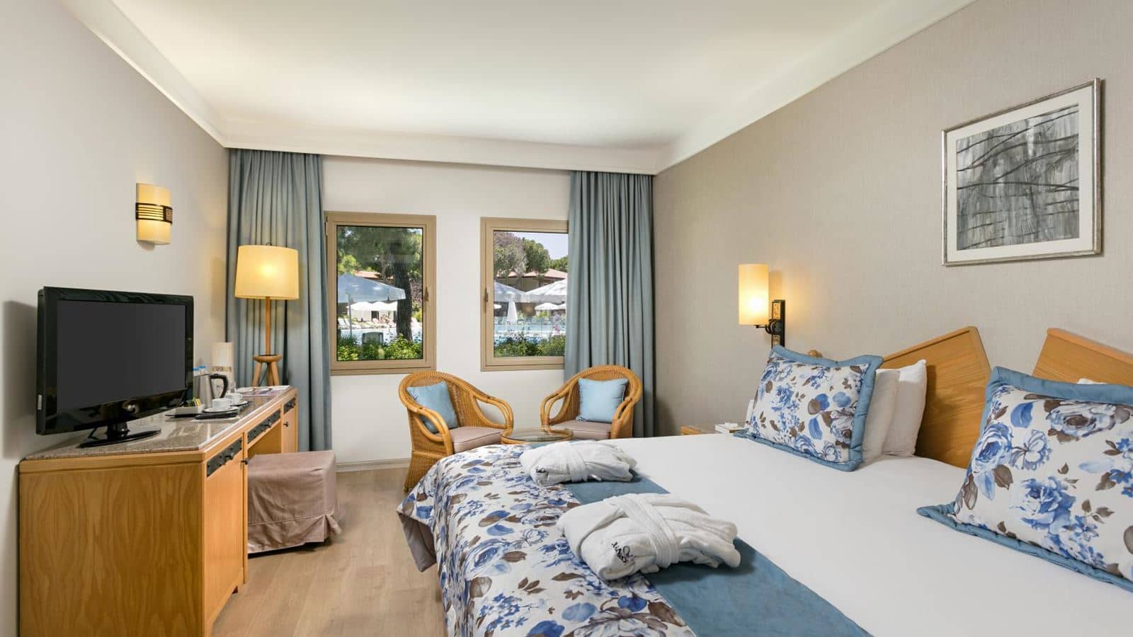 rooms-bungalow-family-room-1-bathroom