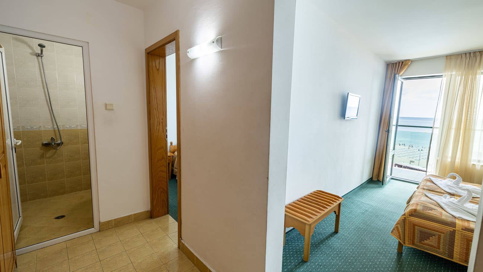 rooms-standard-apartment-seaview-balcony-or-terrace