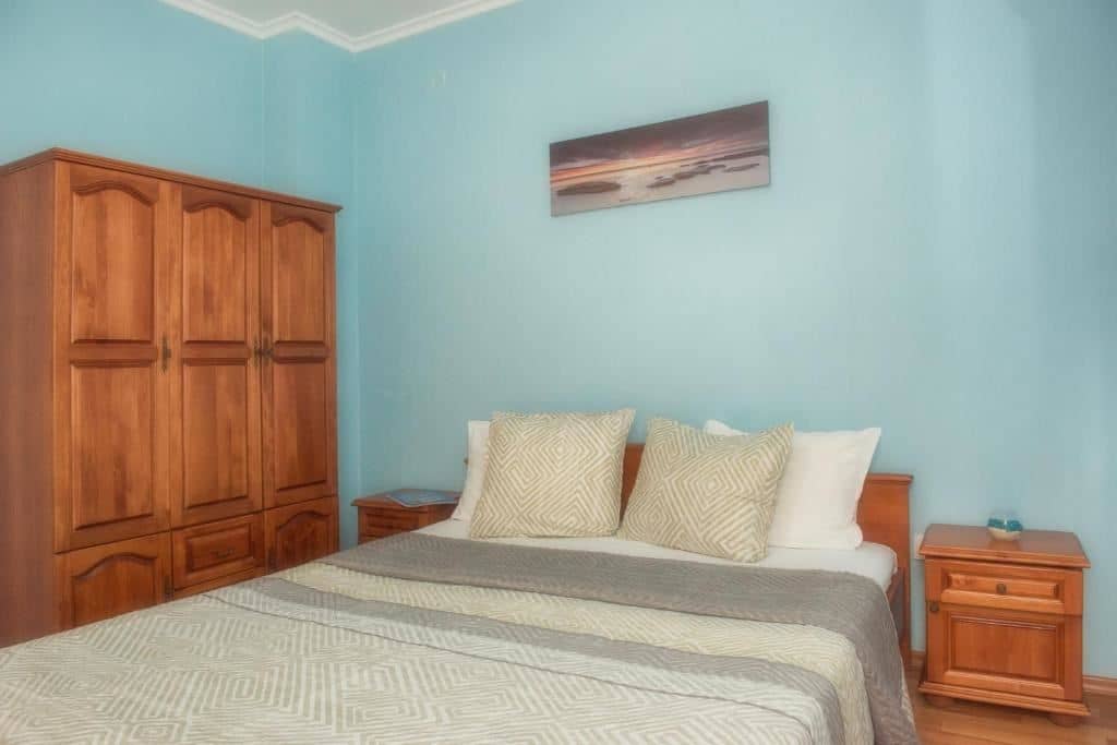 rooms-2-bedroom-standard-apartment-balcony