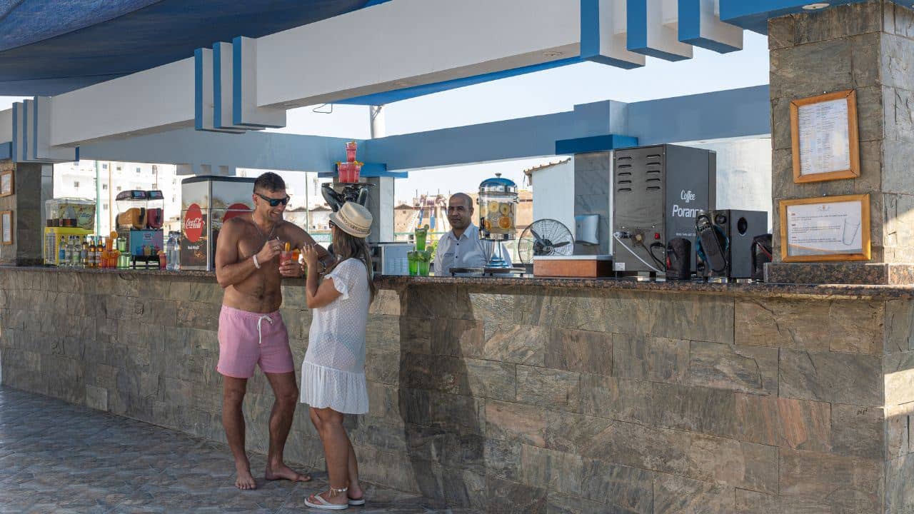 bars-scooby-doo-pool-bar