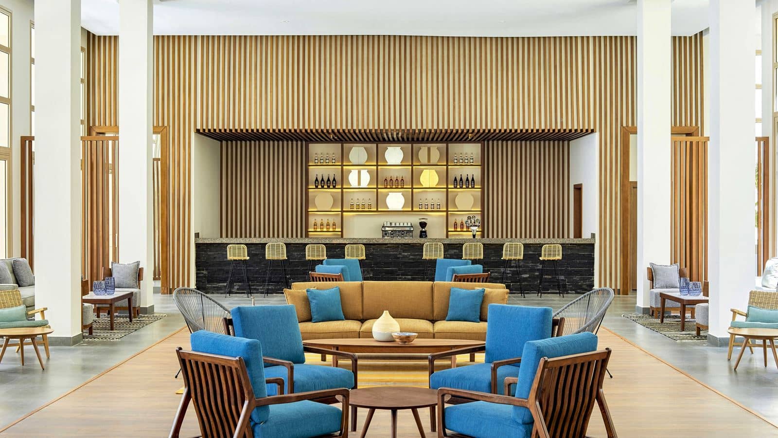 bars-miros-lobby-bar