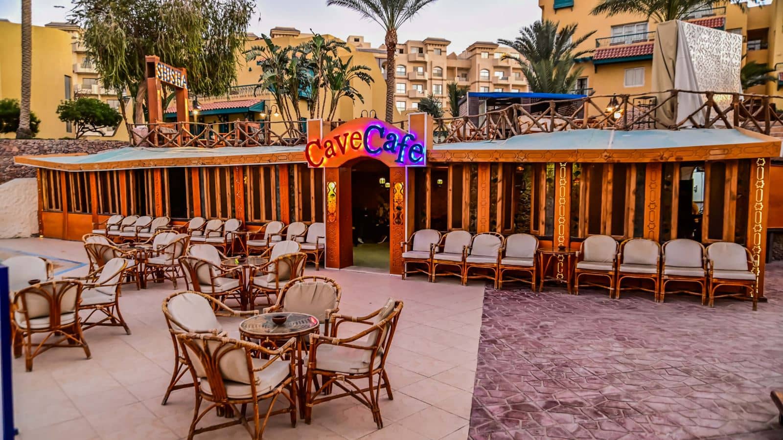 bars-cave-cafe