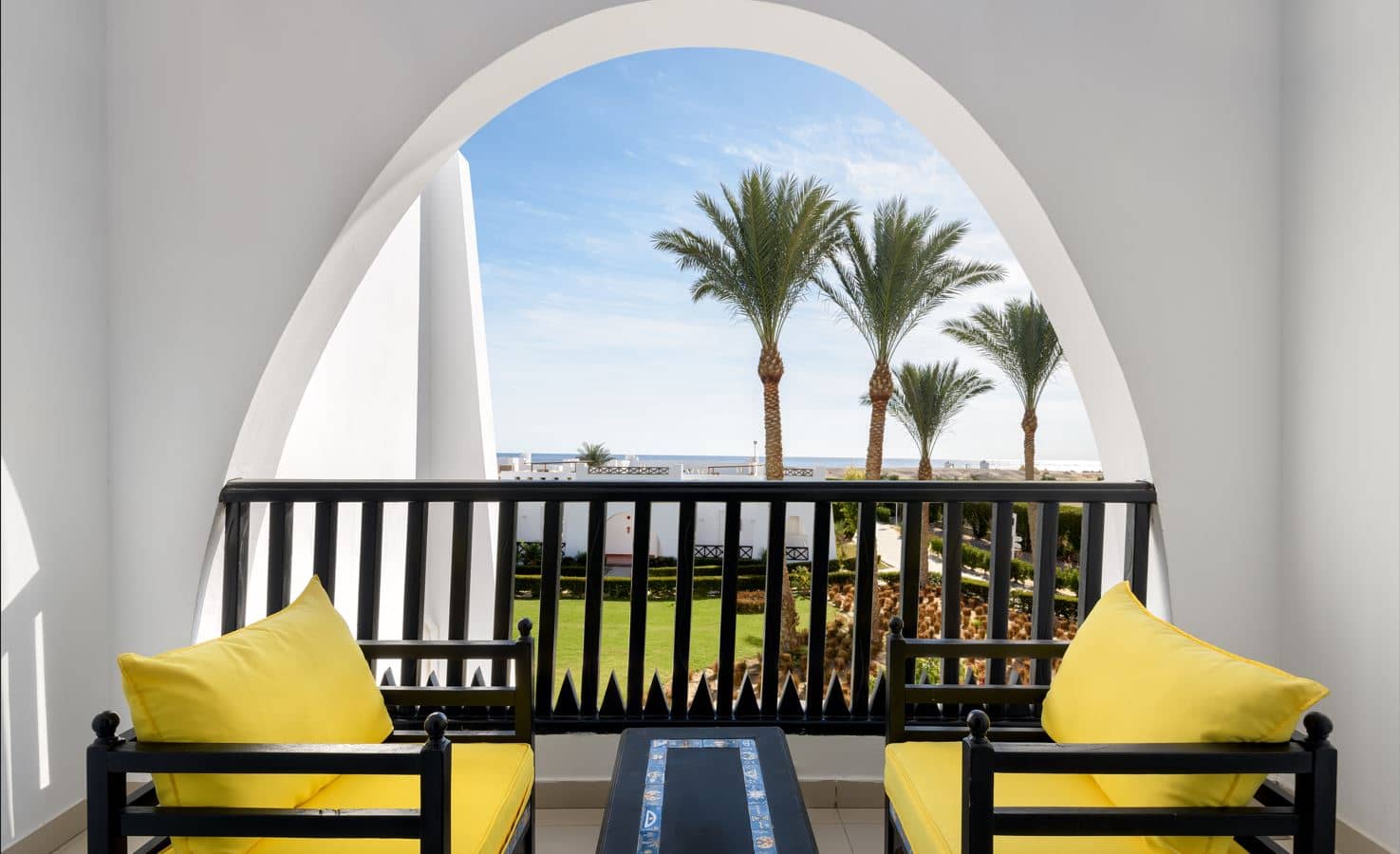 rooms-deluxe-partial-sea-view