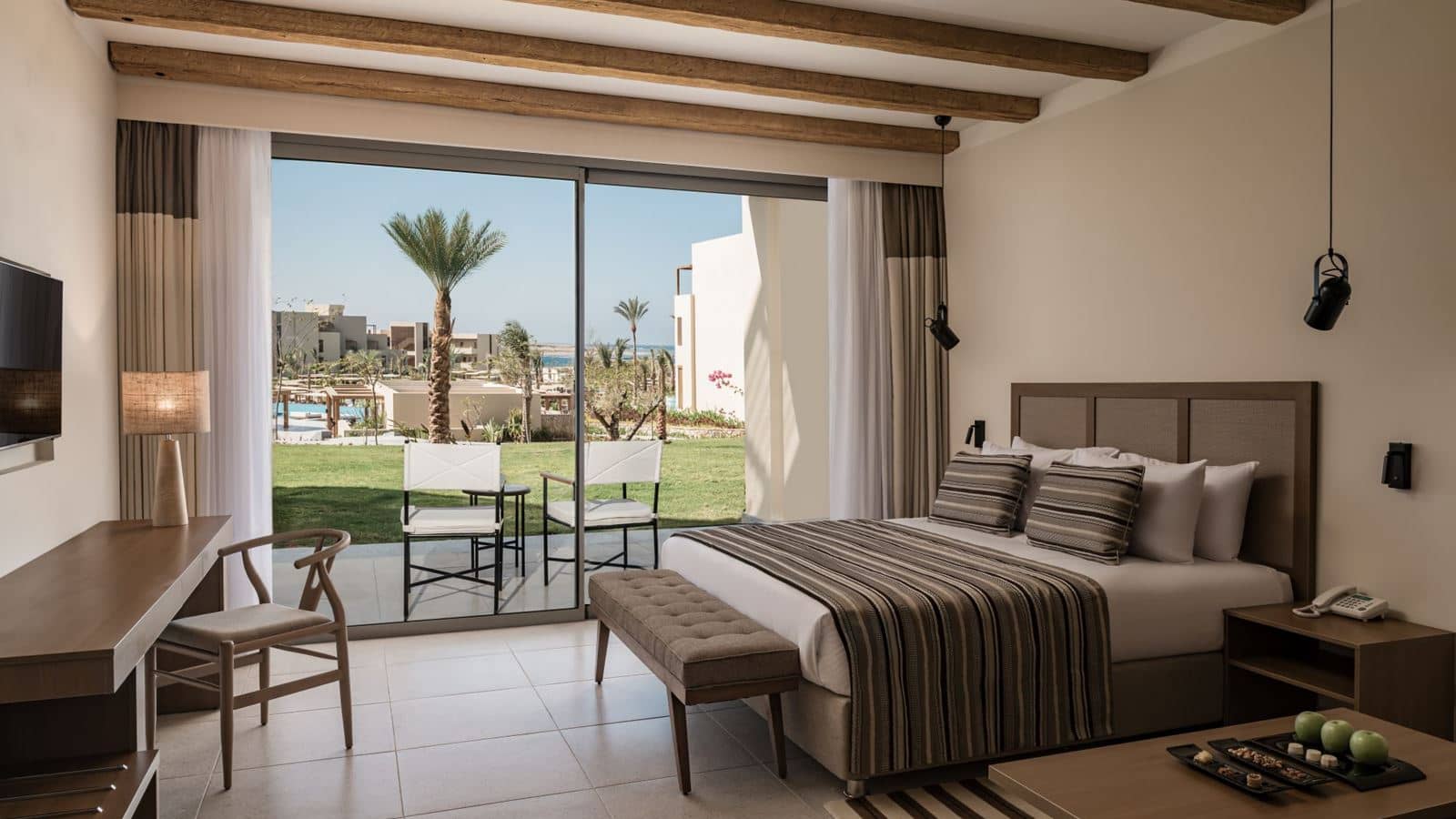 rooms-deluxe-family-garden-view