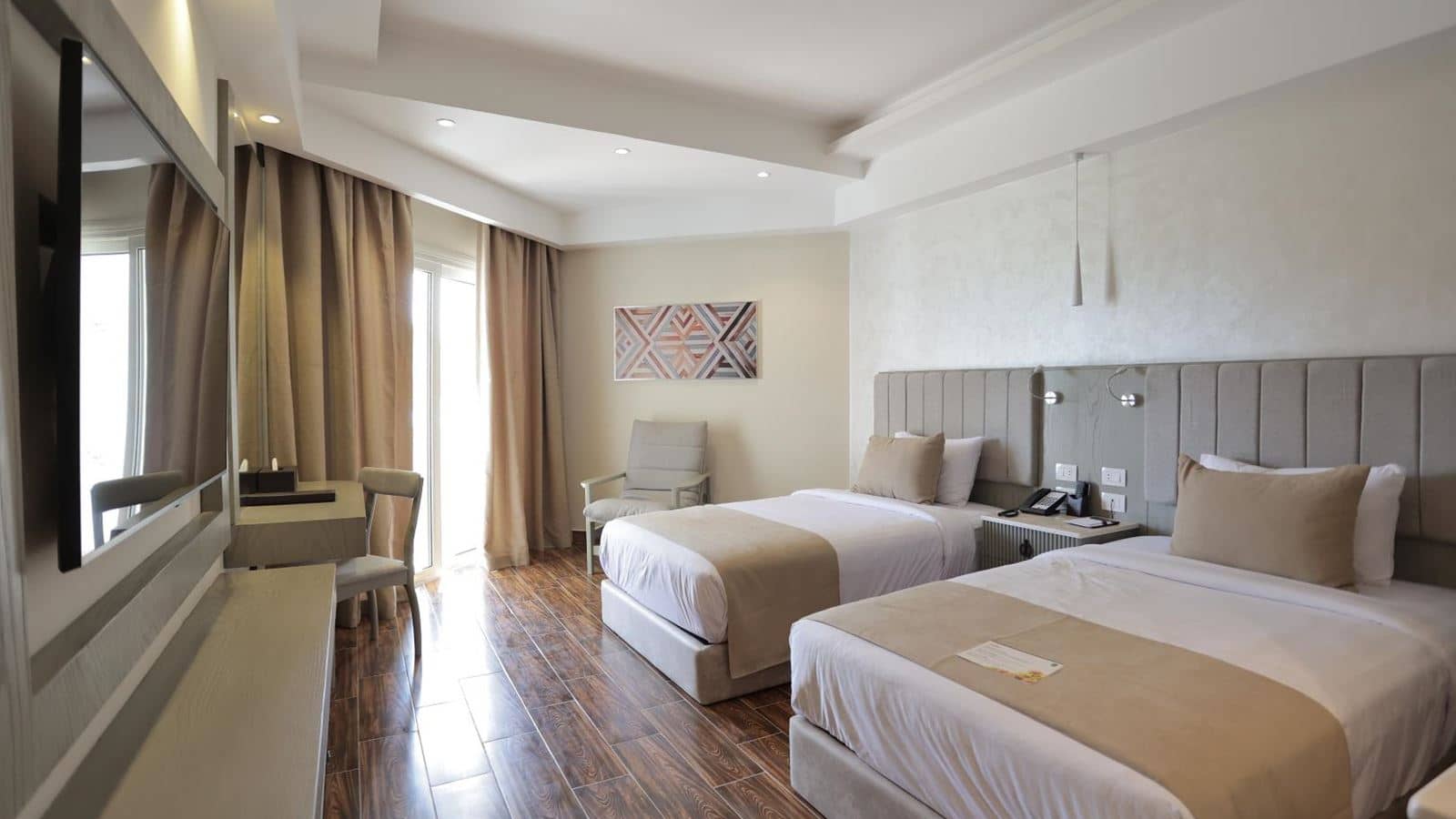 rooms-family-room-pool-view