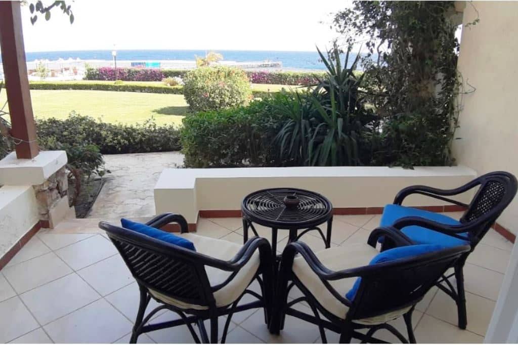 rooms-family-beach-front-room