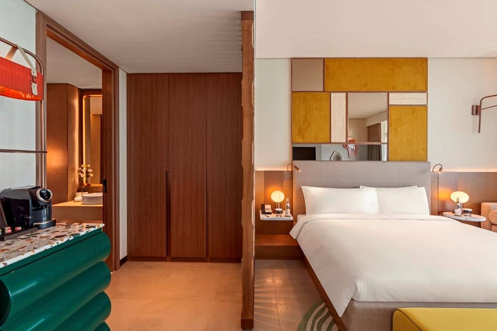 rooms-two-bedroom-connecting-family-signature