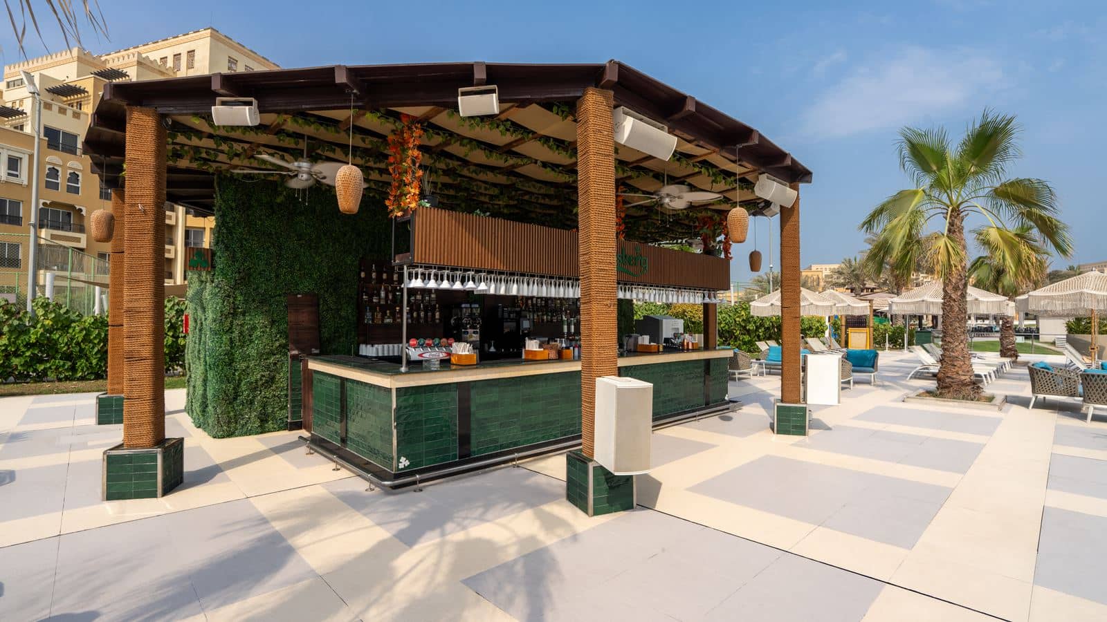bars-infinity-pool-bar