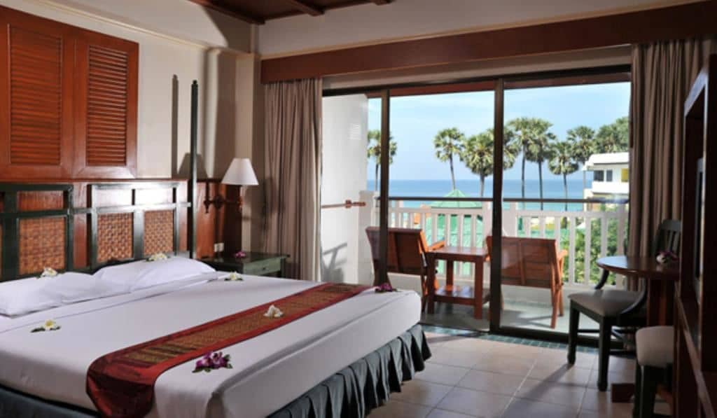 rooms-deluxe-room