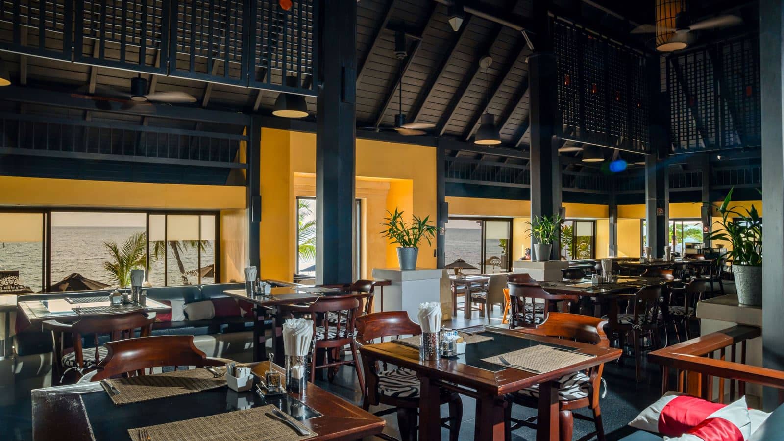 restaurants-breakfast-buffet