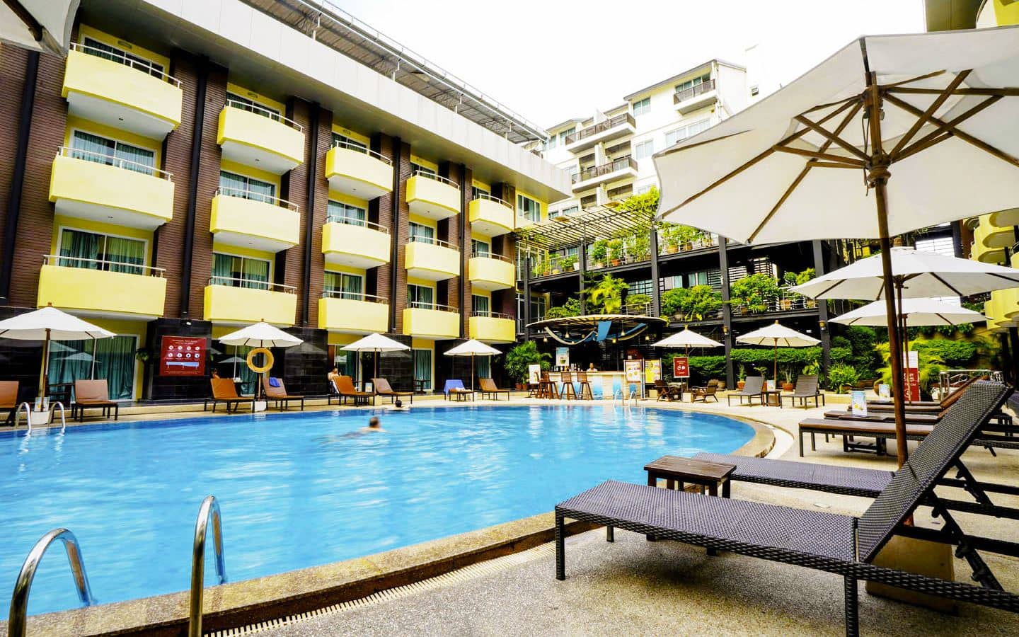 pools-outdoor-pool