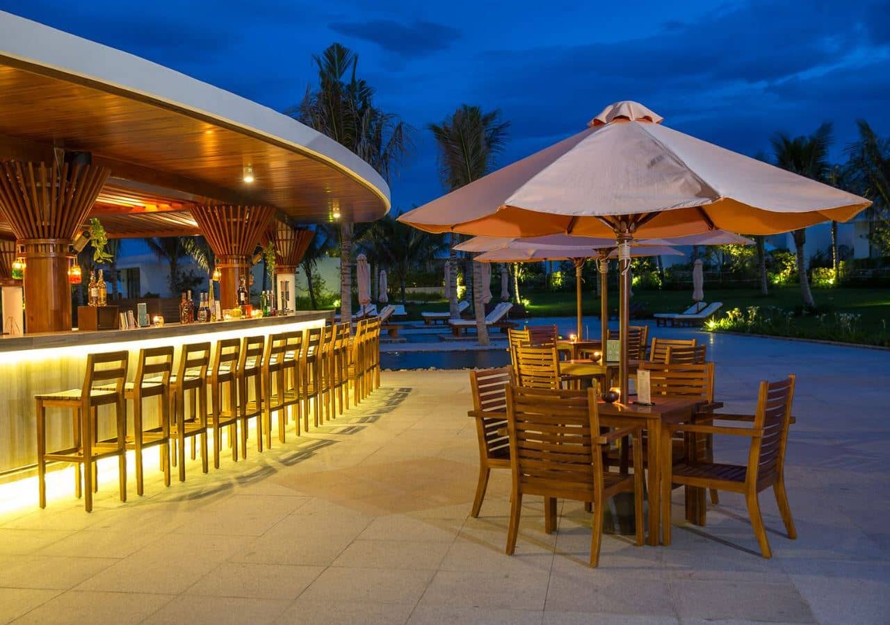 bars-beach-pool-bar